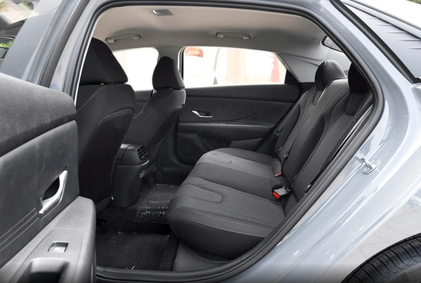 10万预算买车务必首选这5款,十万落地合资车省油耐用