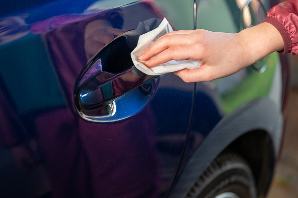 贴车衣划伤缝隙掉漆了要赔偿多少,贴车衣门店把车主车划伤了怎么赔