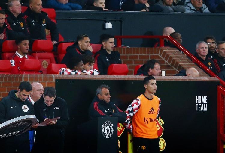 不低头！滕哈特彻底掌控更衣室，完胜热刺有妙招，C罗成唯一缺憾