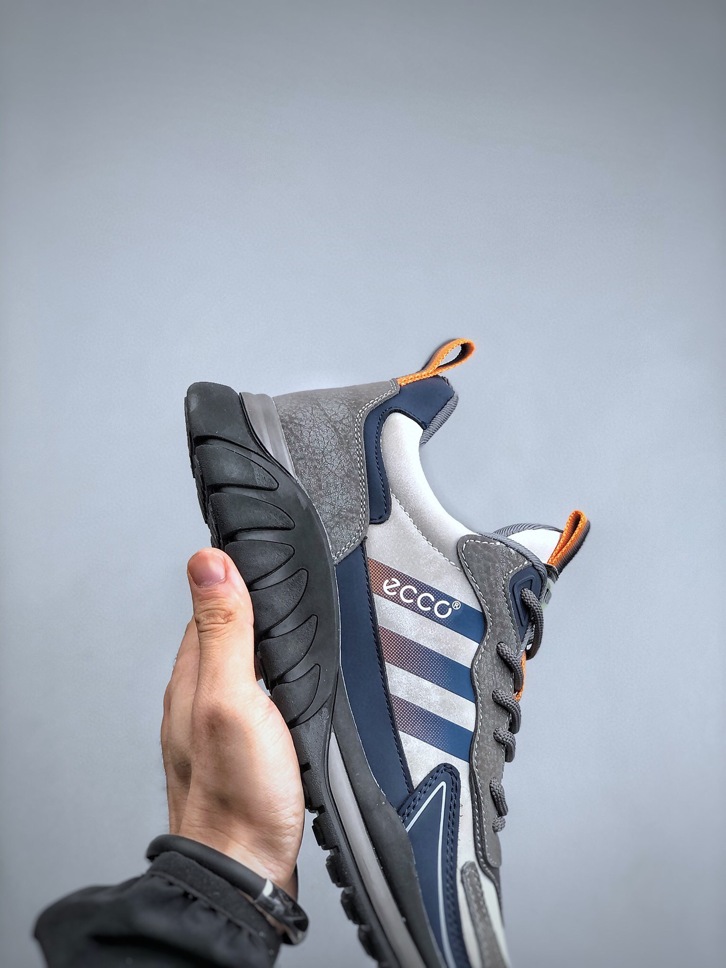 爱步户外减震运动鞋,爱步男士夏季新款户外运动鞋