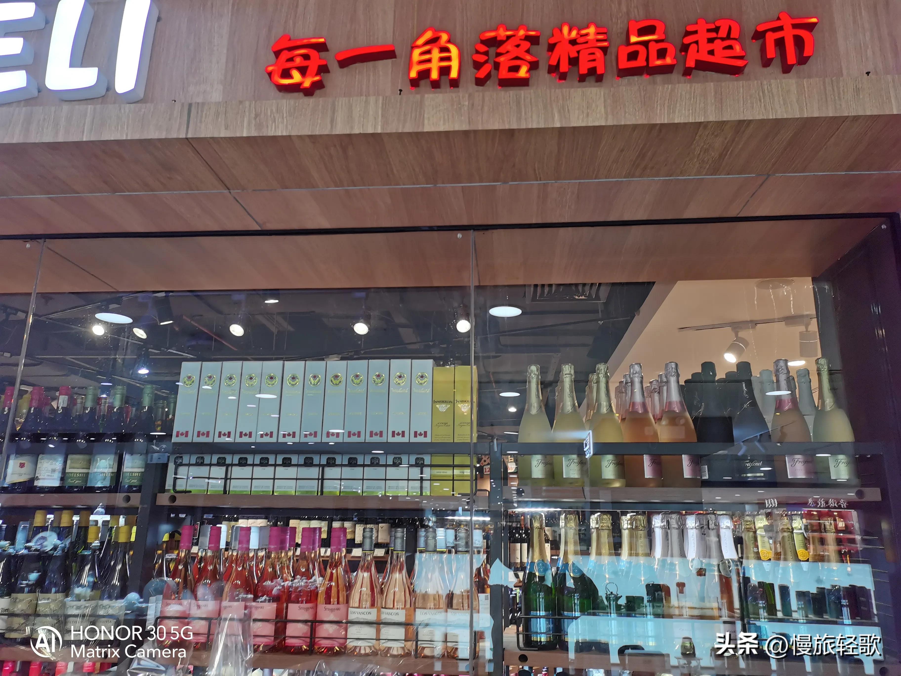 三亚购物必去的人气夏日商场,三亚夏日百货美发店