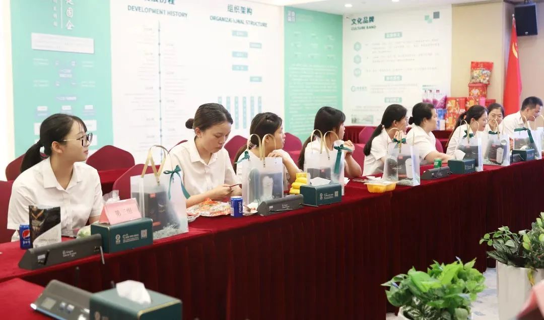 绿清服务站务员,绿清环卫清洁服务有限公司