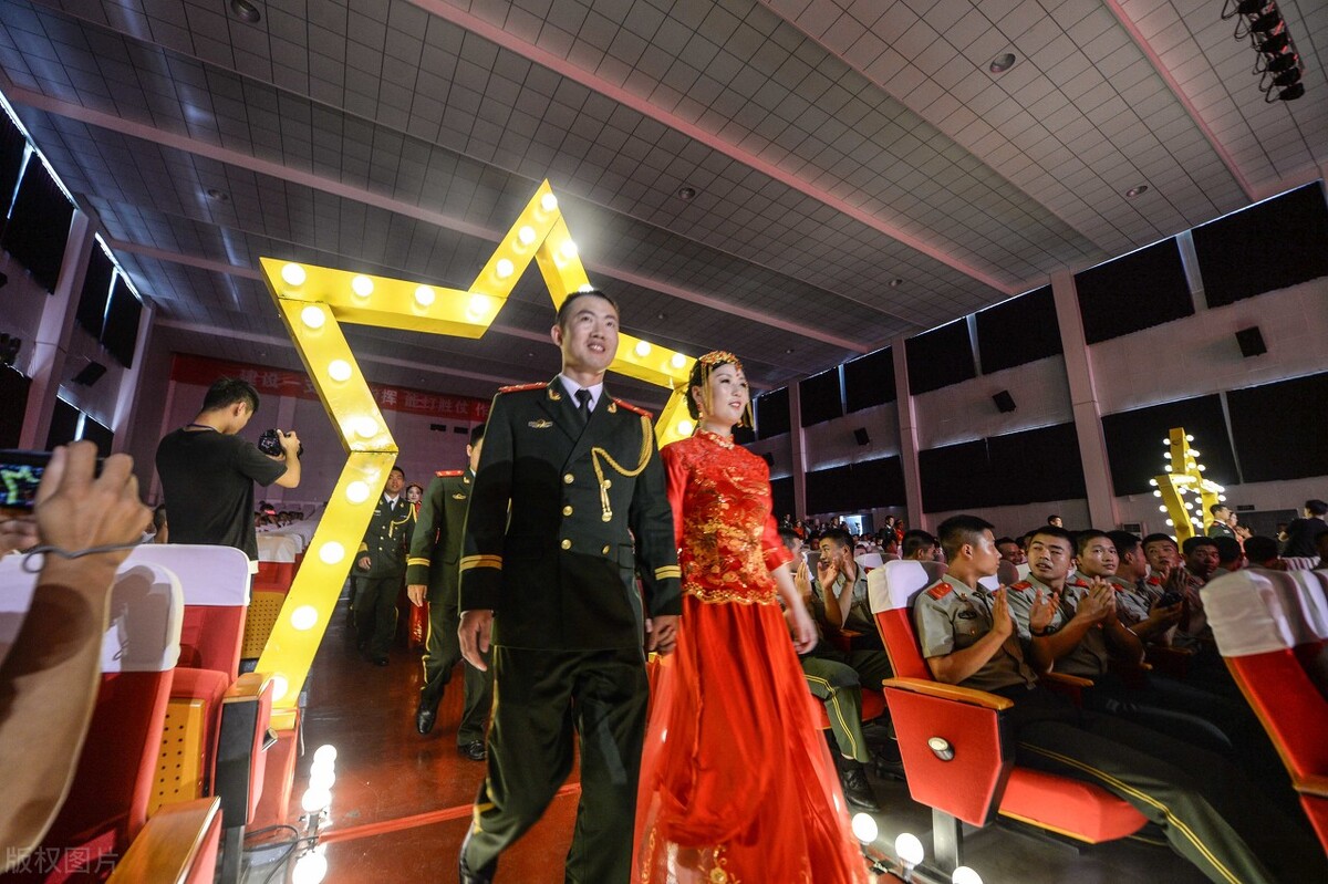 现役军人一般怎么找对象,封闭式管理当兵