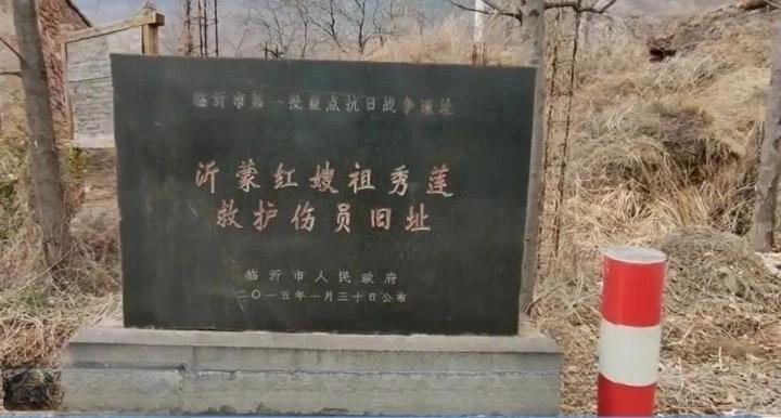 老汉偷酒被抓,老汉偷偷抽烟被警察抓