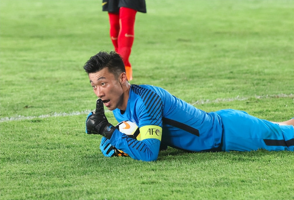 国足太太团颜值大比拼秦升,国足太太们颜值逆天