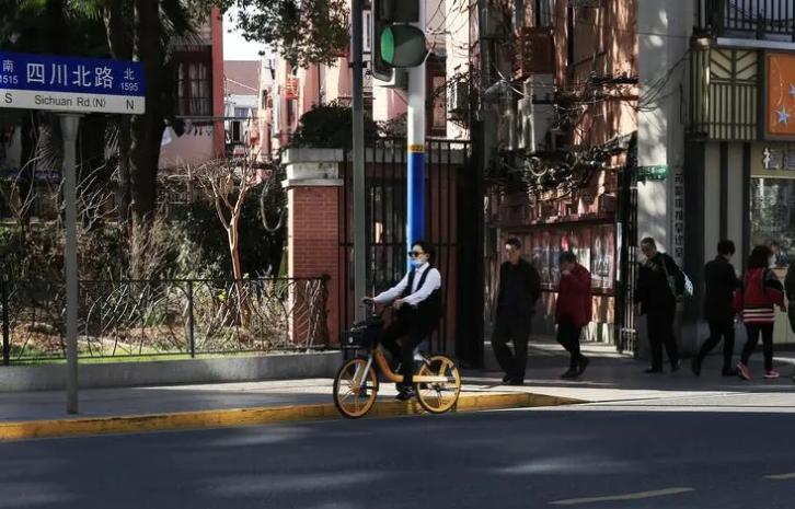 上海南京路的十大商店现今的状况,曾经是旧上海最繁华的地段之一