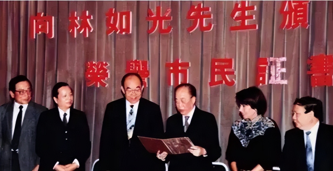 13岁从一张渔网起家的“世界玻璃器皿大王”，坐拥亿万元身家！