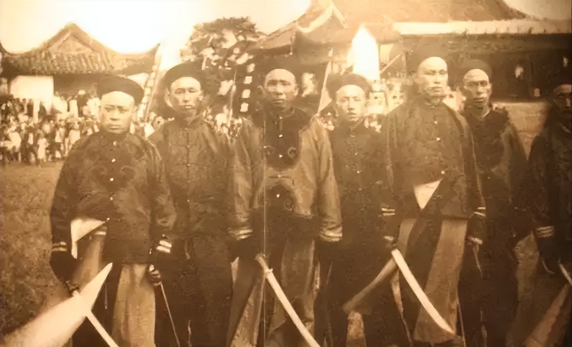 乡绅斥责老友“你儿子勾走我儿子”，28年后，俩儿子成开国大将