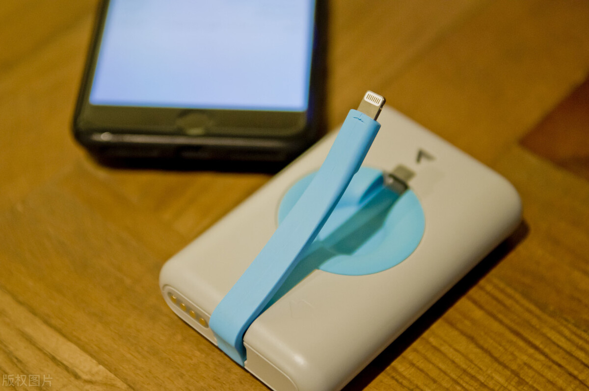 特斯拉共享充电宝,能给特斯拉充电的充电宝