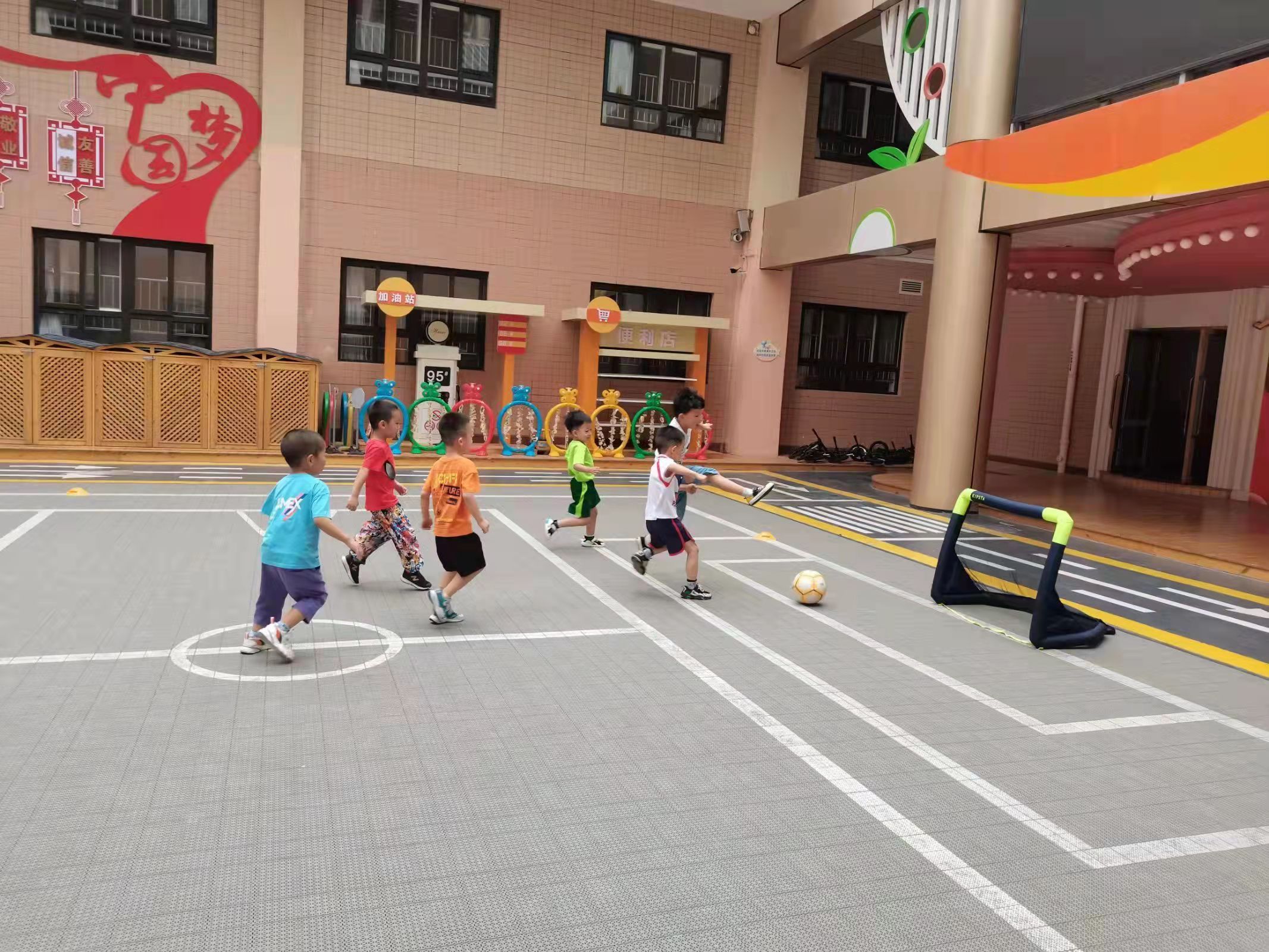 全国首批足球特色幼儿园,西安市莲湖区省级示范幼儿园