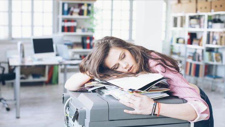 高血压引起脑出血最佳抢救时间,家里老人有点脑出血一般怎么治