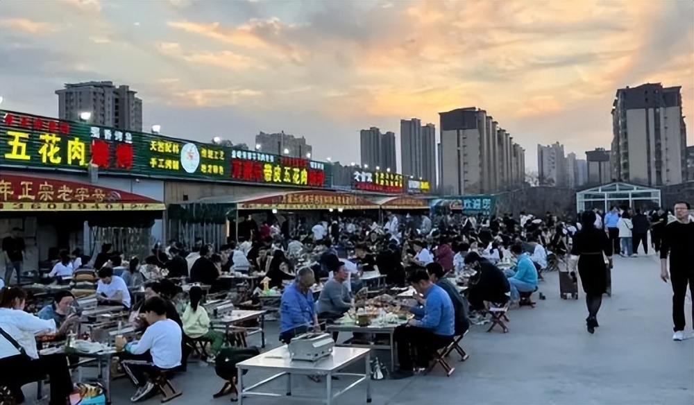 从“烧烤之城”淄博的火爆，看武术大赛后的安陆如何“出圈”