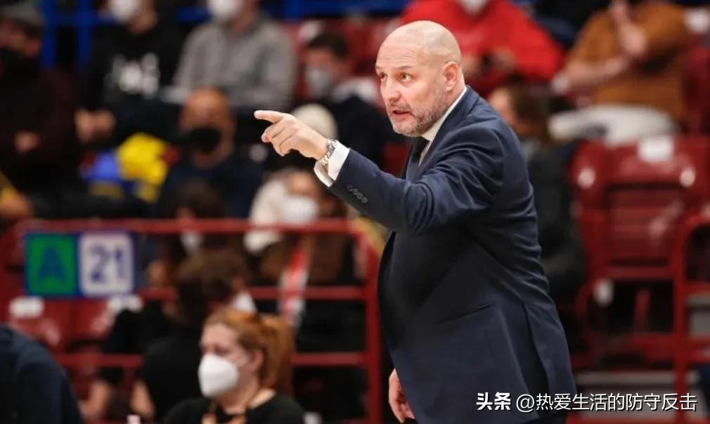 国家男篮18人名单公布令人大跌眼镜，我看到了李铁的影子！