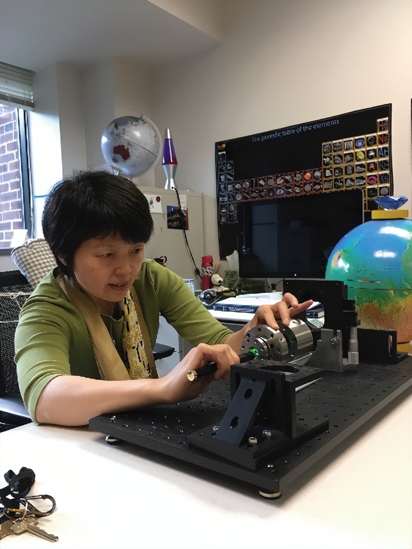 碳基生命必读！跟随碳原子脚步，重新游历138亿年的万物演化之旅