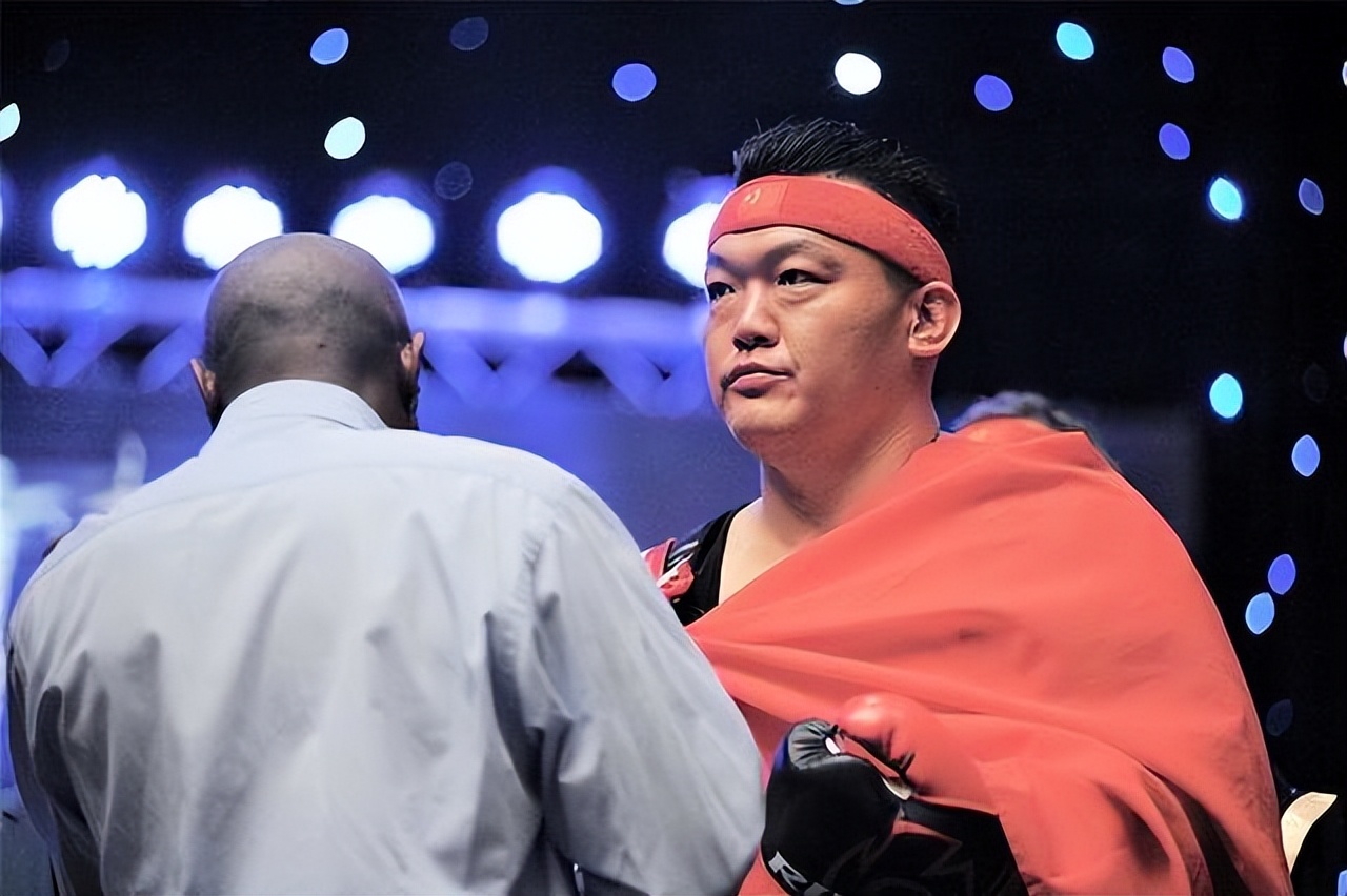 东方巨龙打败黑金刚,世界拳坛张君龙最新比赛