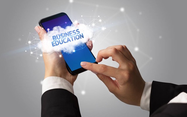 智能手机给生活带来方便与缺点,智能手机的普及对个人生活的影响