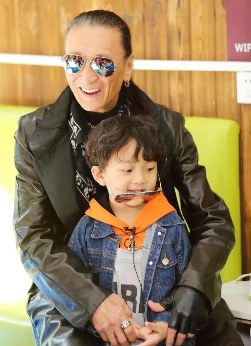 向华强和谢贤李小龙,谢贤成龙视频