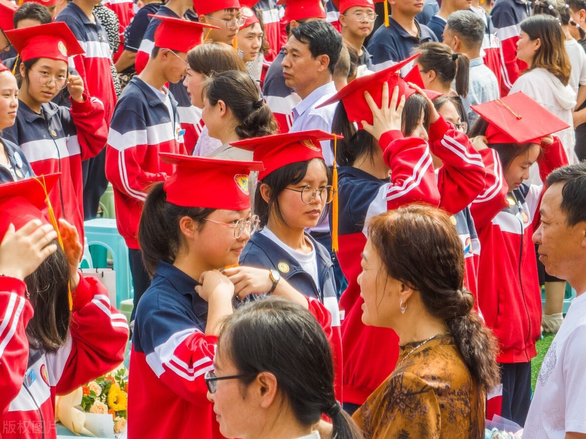 高中实验班和普通班的区别,二类高中实验班和一类高中普通班