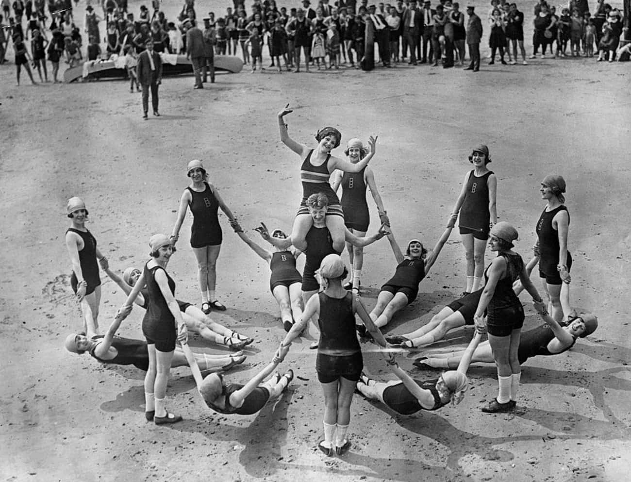 20世纪泳衣老照片,泳衣变化老照片