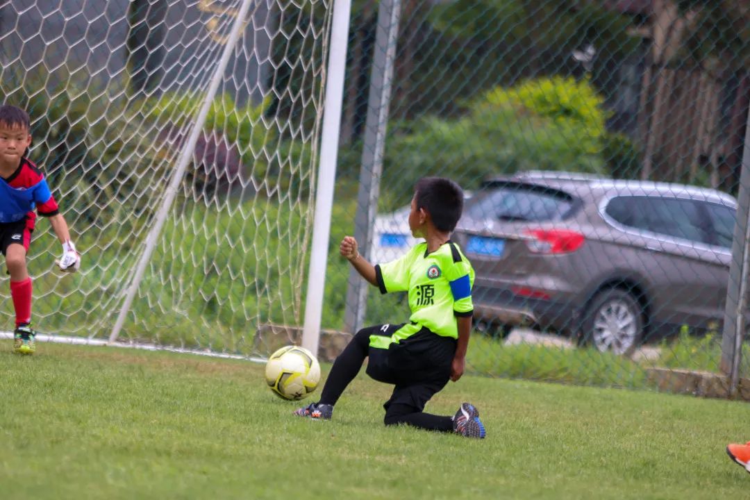 佤山少年足球队,佤山小足球队