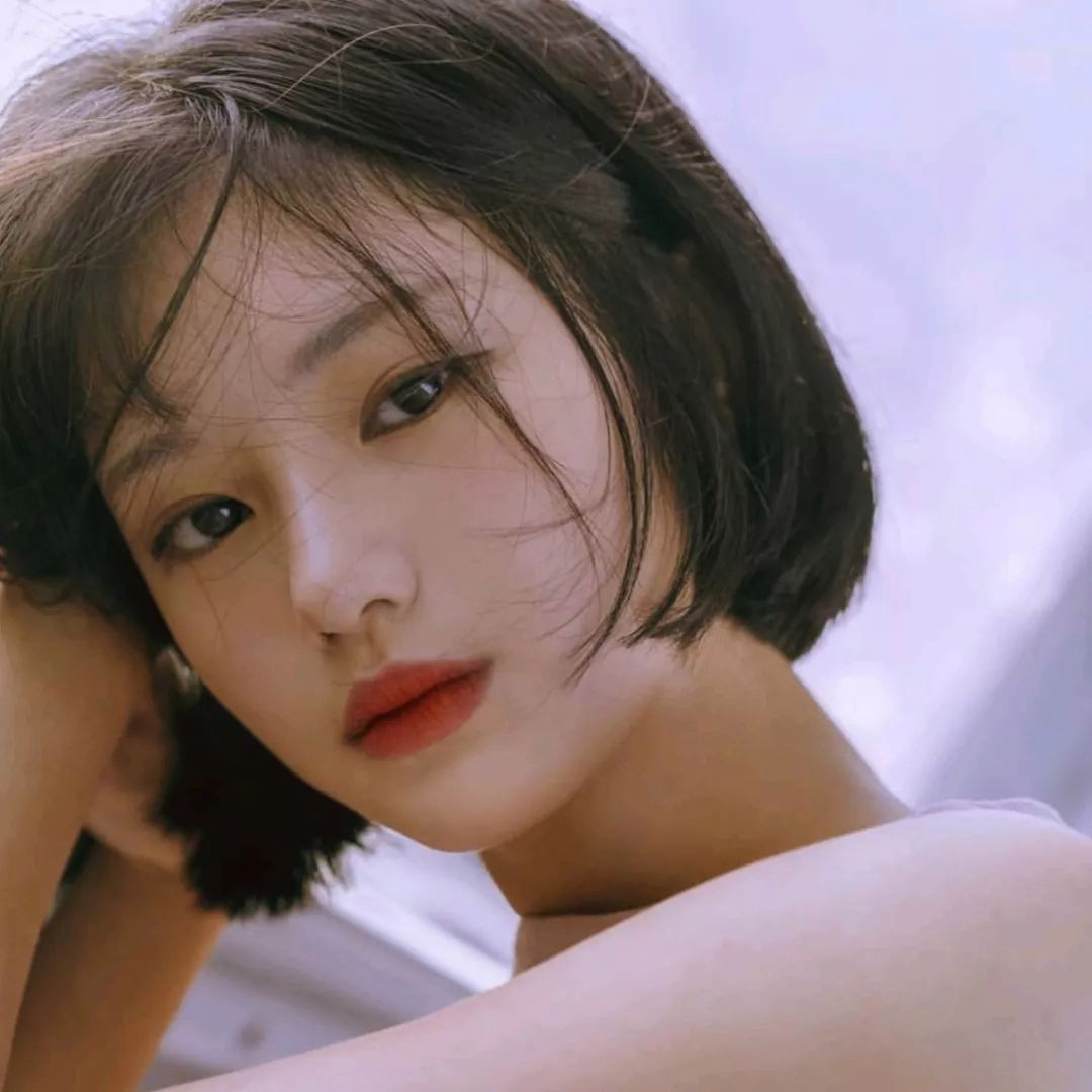 用经典情话点燃爱情之火！15句甜蜜的表白方式让你心动不已