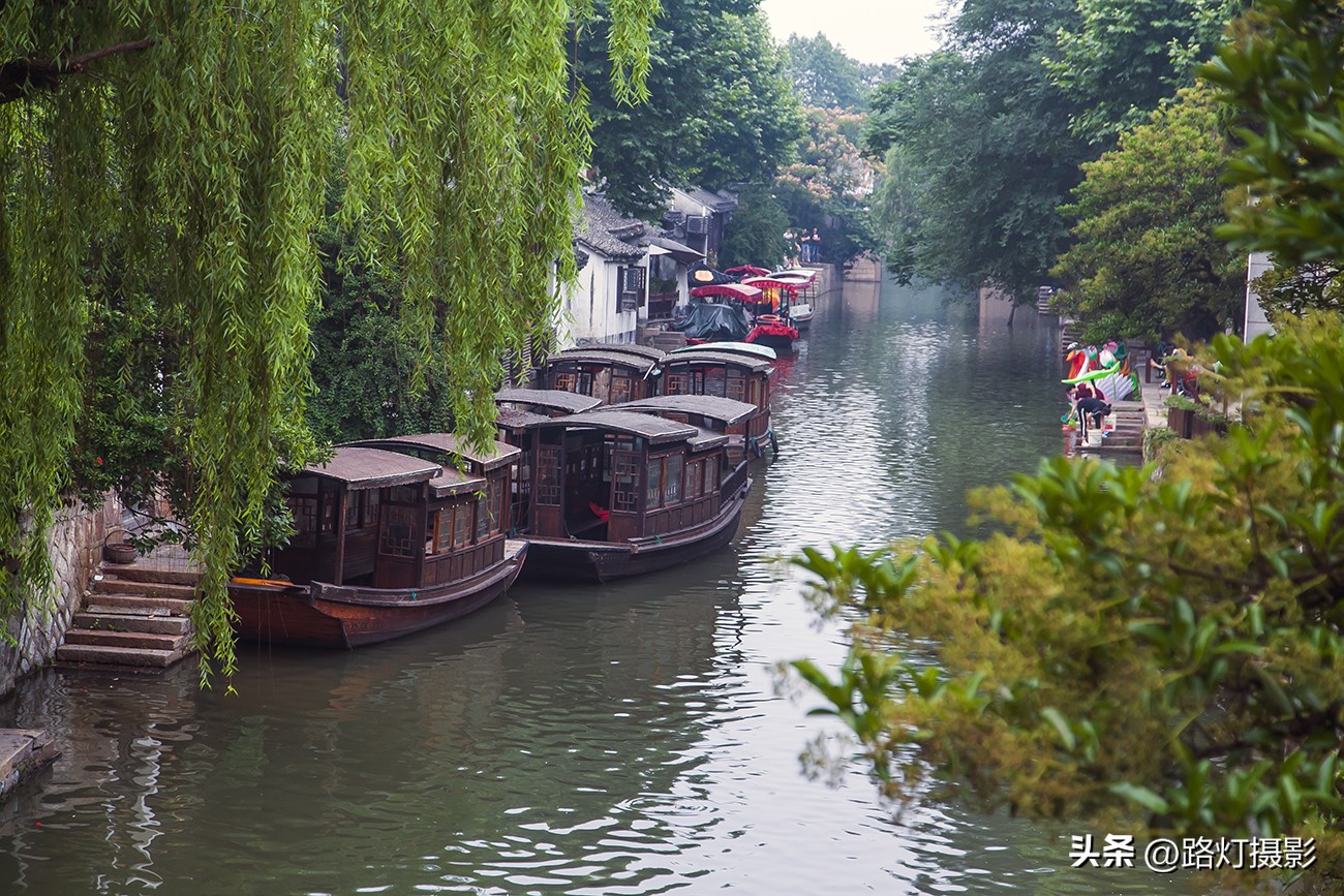 中国最值得去的10大古镇,探寻中国最值得去的十大古镇