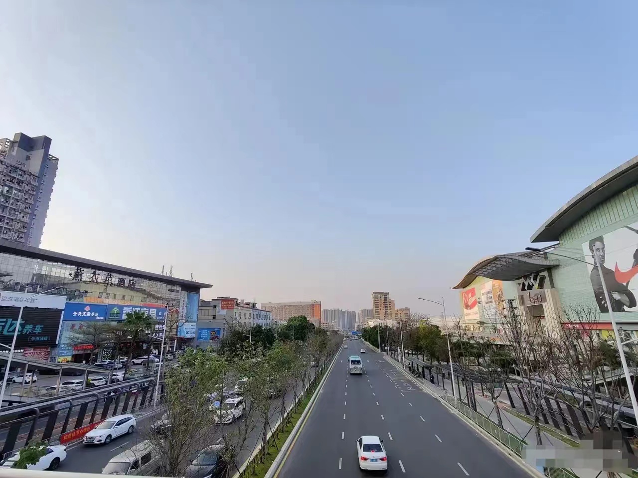 农村人在深圳摆摊能挣多少钱,摆摊卖干果生意好做吗