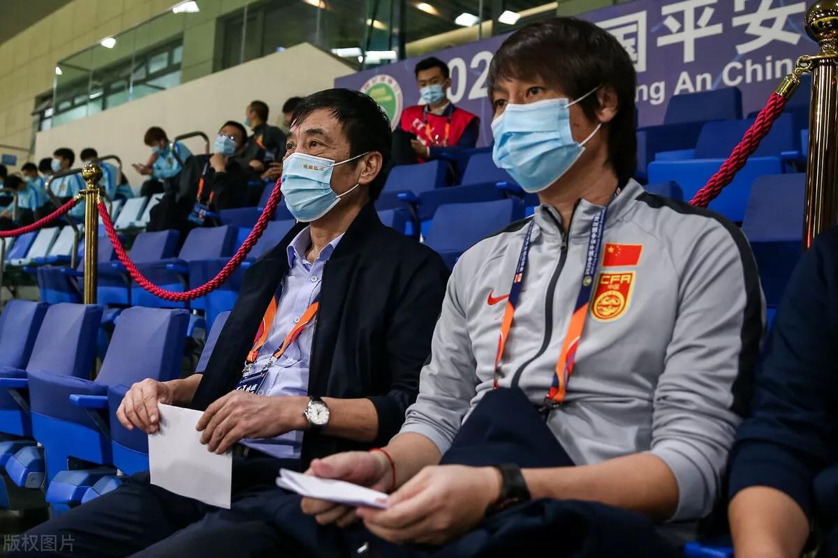 足球教父徐根宝出席上港,徐根宝越南