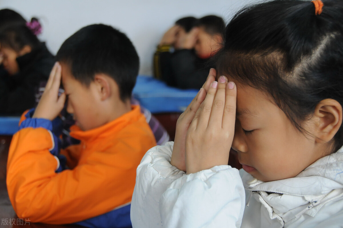 长时间对着手机电脑，那眼睛该如何保护呢？