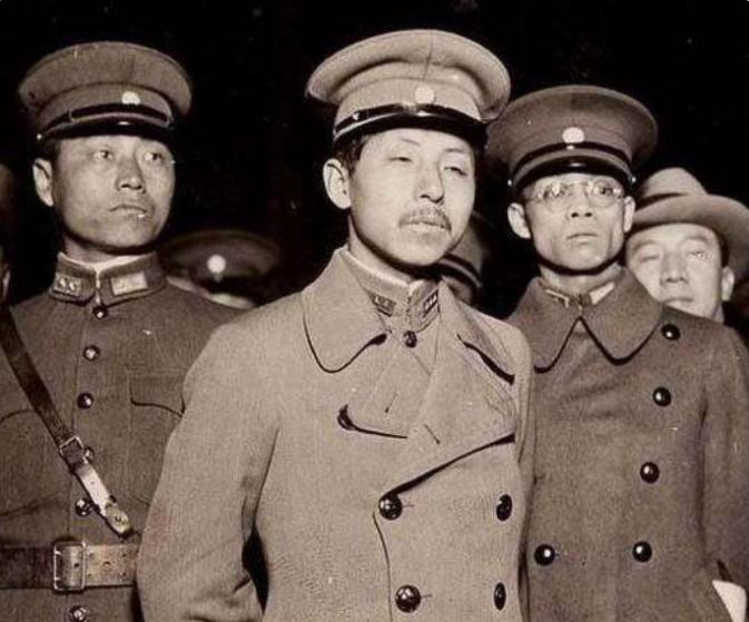 2007年，一台湾商人参观沈阳大帅府，询问售票员：我就不买票了吧