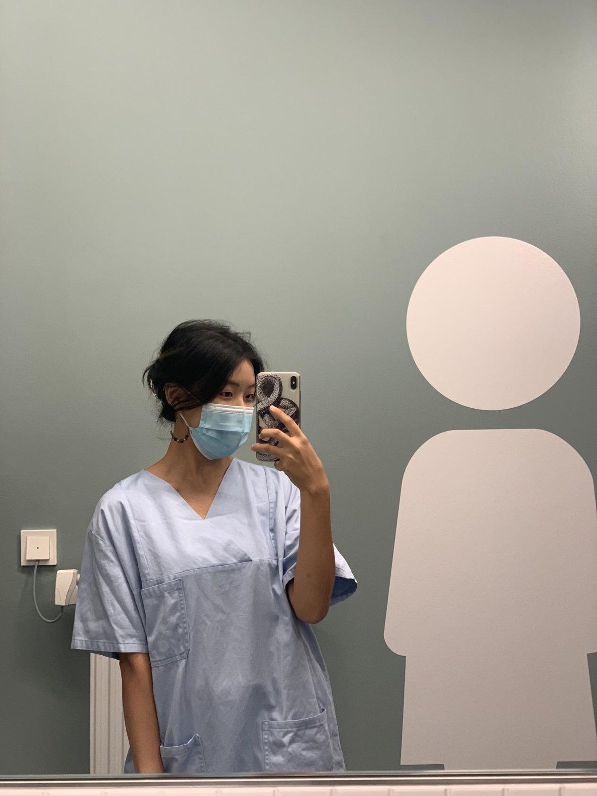 我以色列上3年高中，回国玩3年后，跑德国当实习护士月入7000