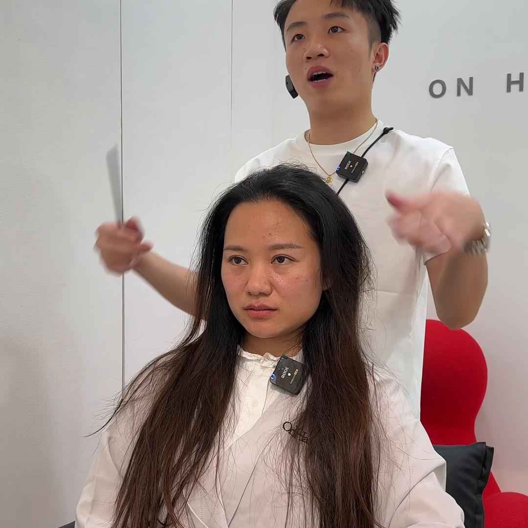 高额头放圆脸女生一定要尝试的减龄层次锁骨发@抖音短视频