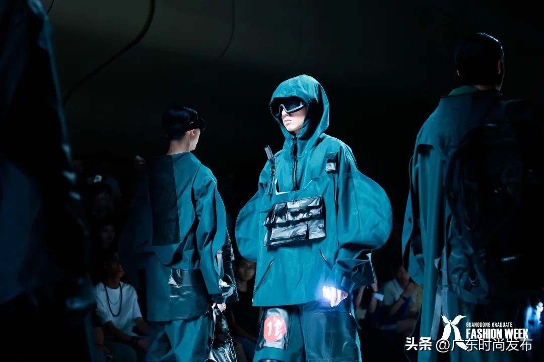 以设计致敬中国速度，广东职业技术学院服装设计毕业作品展演——2023中国（广东）大学生时装周