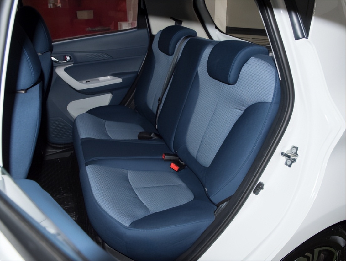 宏光mini奔奔e-star哪个好,年轻群体间的人气小车宏光miniev