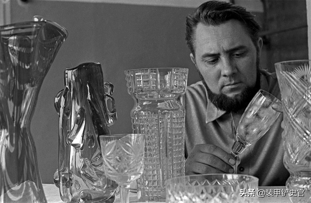 亚速钢铁厂员工,亚速钢铁厂当地工人