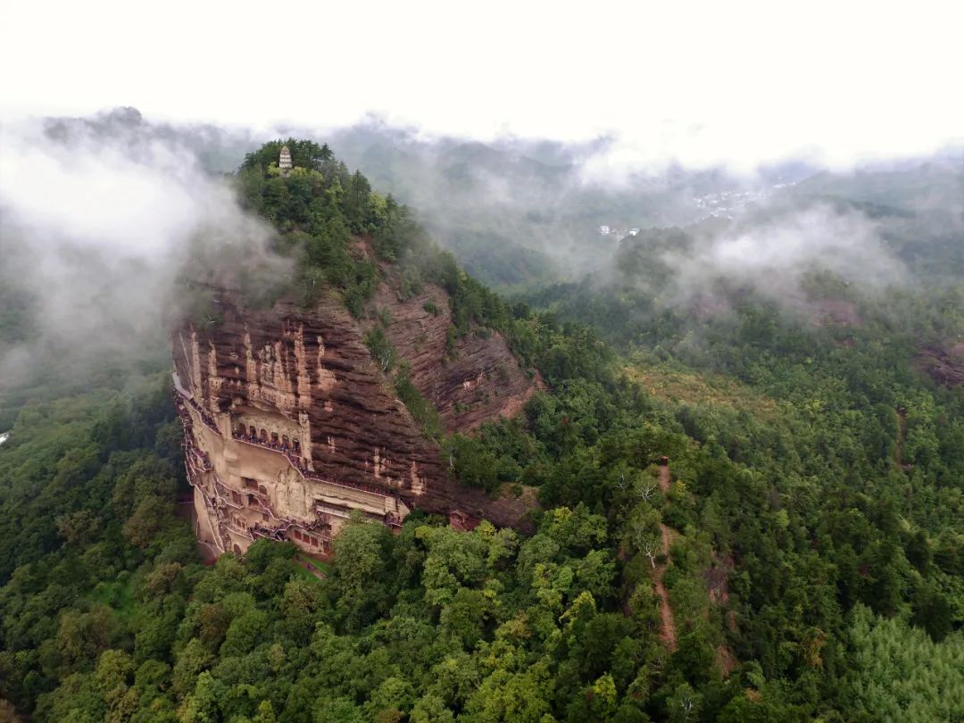 甘肃天水麦积山石窟的特点,走进麦积山石窟感受千年的沉淀