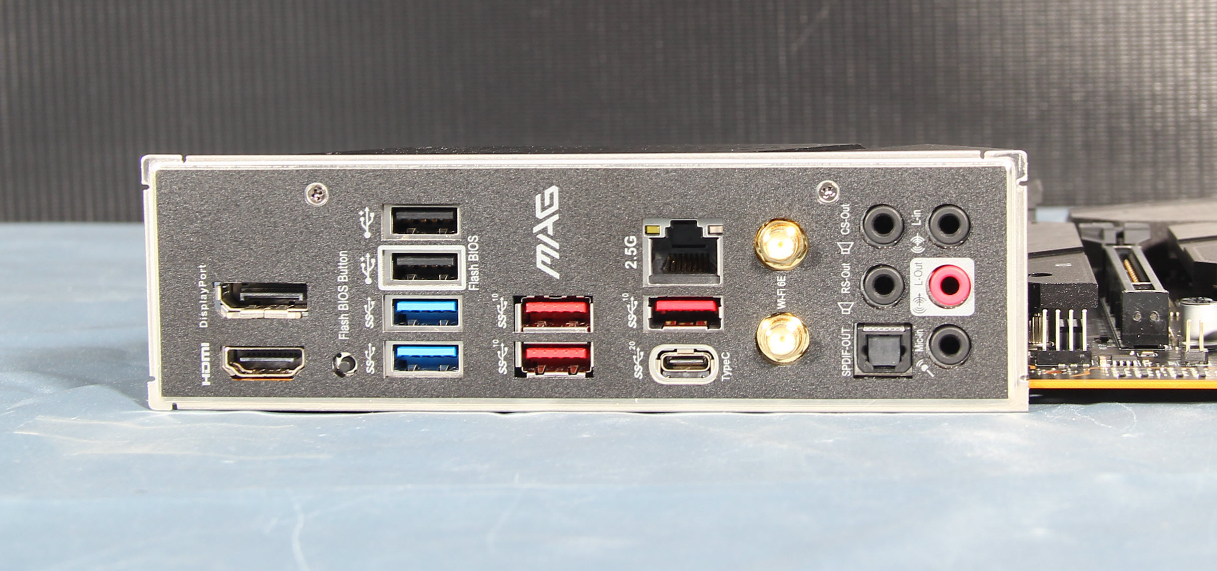 12代i712700kf跟i712700k区别,十二代i712700kf和12700k哪个好