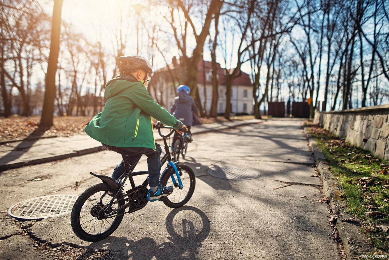 男孩子做什么运动怎么样才能长高,骨龄14男孩运动还能长高吗
