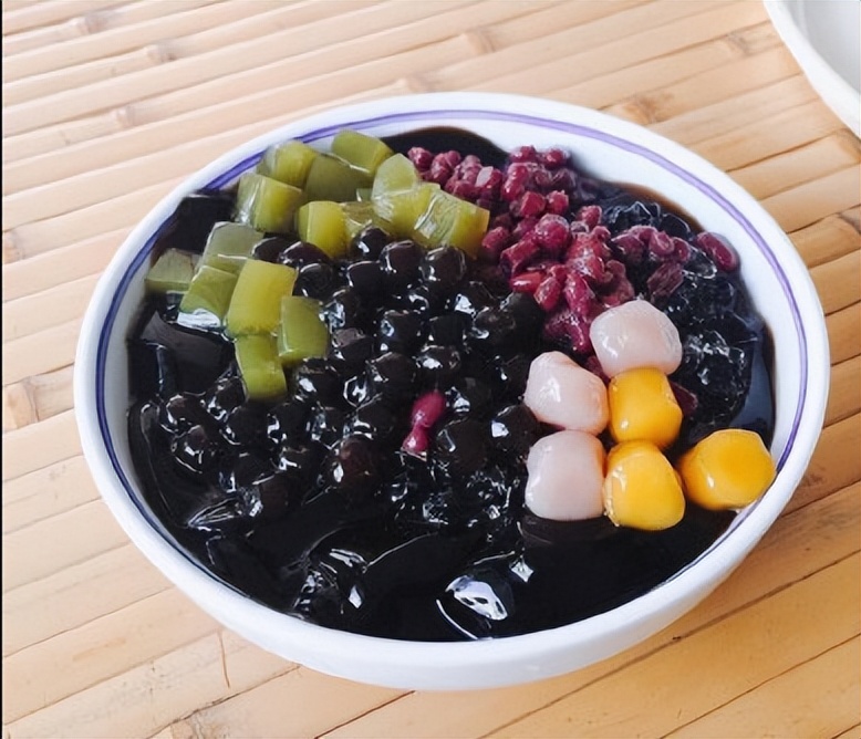 致富经灵芝种植技术视频,仙草种植利润多少钱一亩