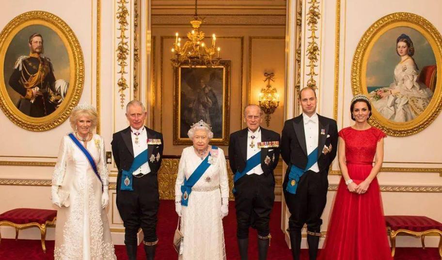 皇室第一狗仔雷贝利：以*拍偷**英国王室私生活闻名，曾拍下女王走光