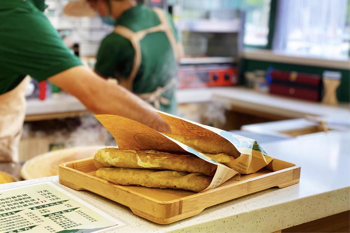 山东大妈卖煎饼果子，利用‘人性的弱点’一年盈利89万，套路很深