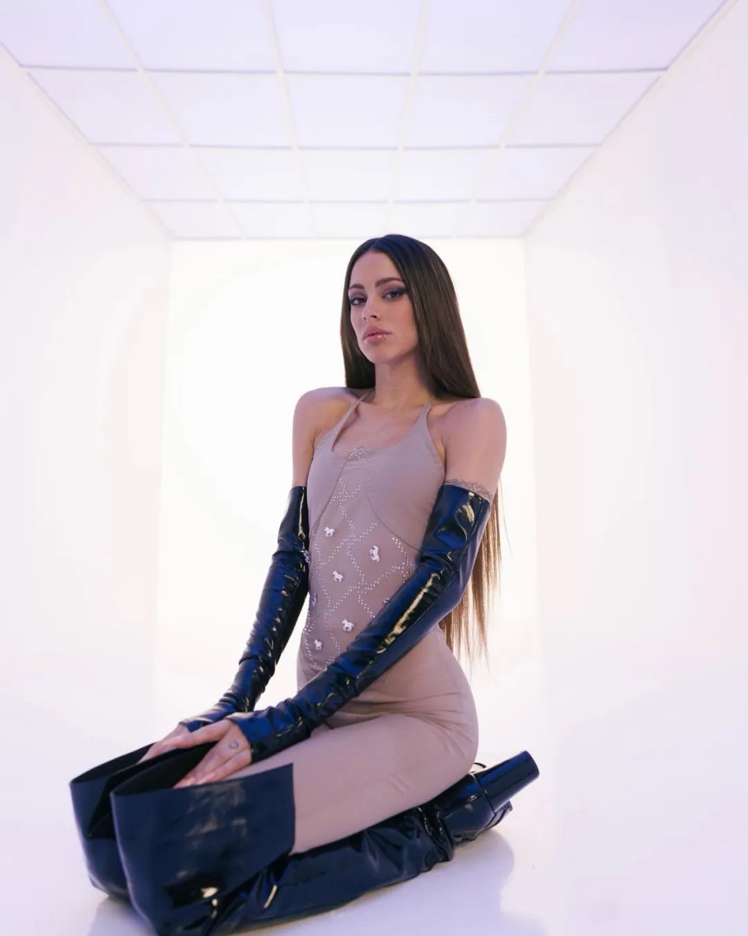 明目张胆抄袭的女歌手,arianagrande被曝抄袭剽窃