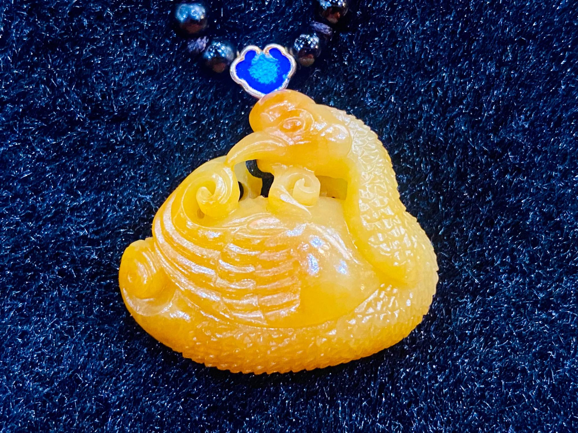 小挂件黄沁籽料,青海料仿黄沁籽料