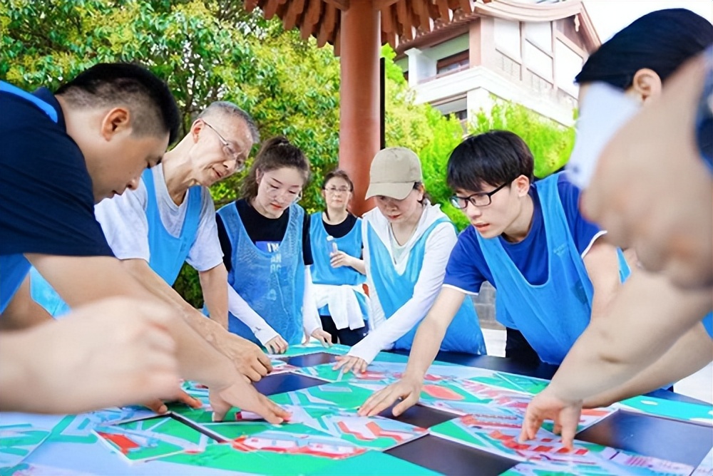 西安欧亚学院工作会议,西安欧亚学院班子成员