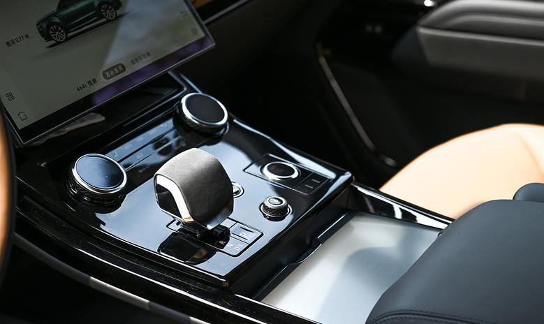 18年老款路虎揽胜运动版驾驶体验,路虎2023款揽胜试驾