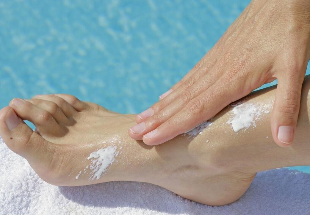 女性腹股沟发黑是什么原因怎么办,女性月经发黑成块状是什么原因