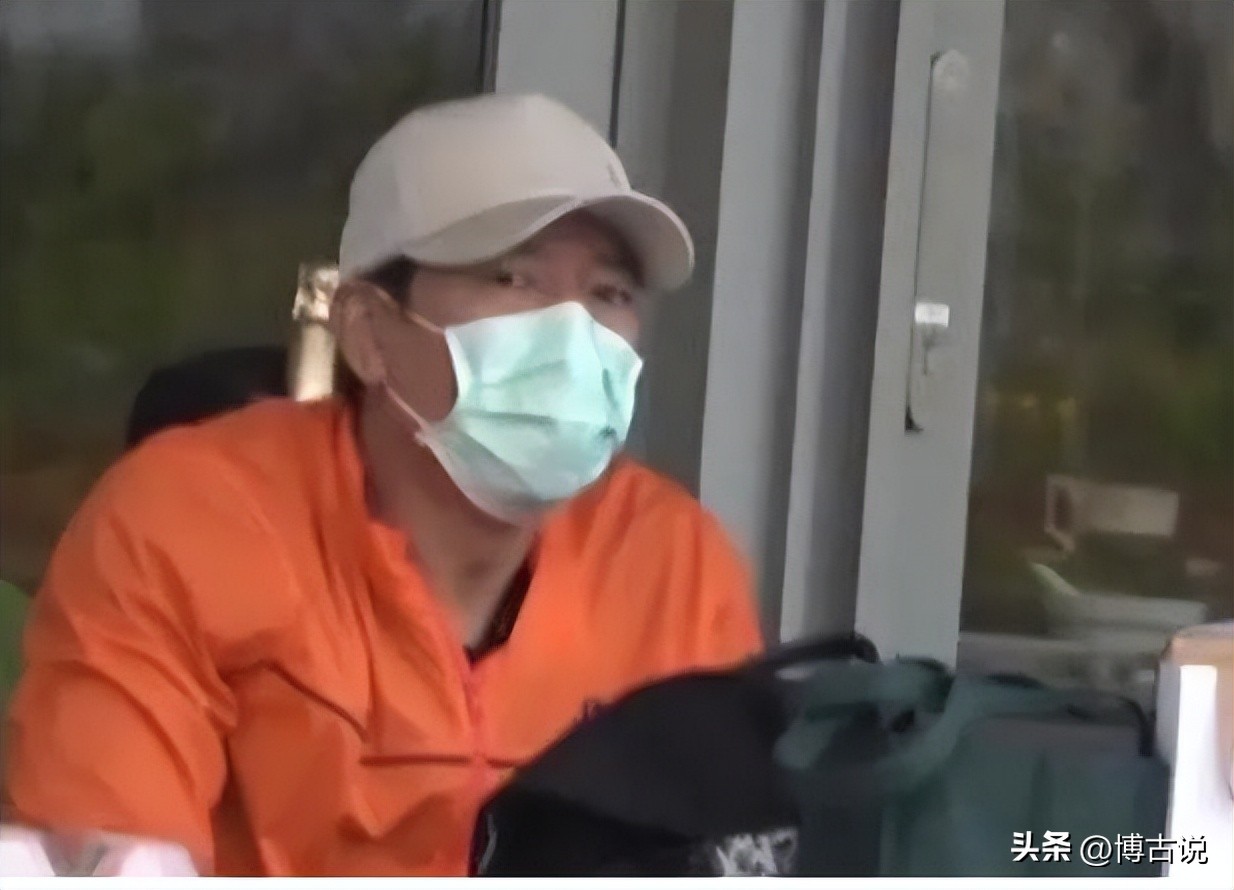 张耀扬带女友现身,张耀扬和富婆唱歌