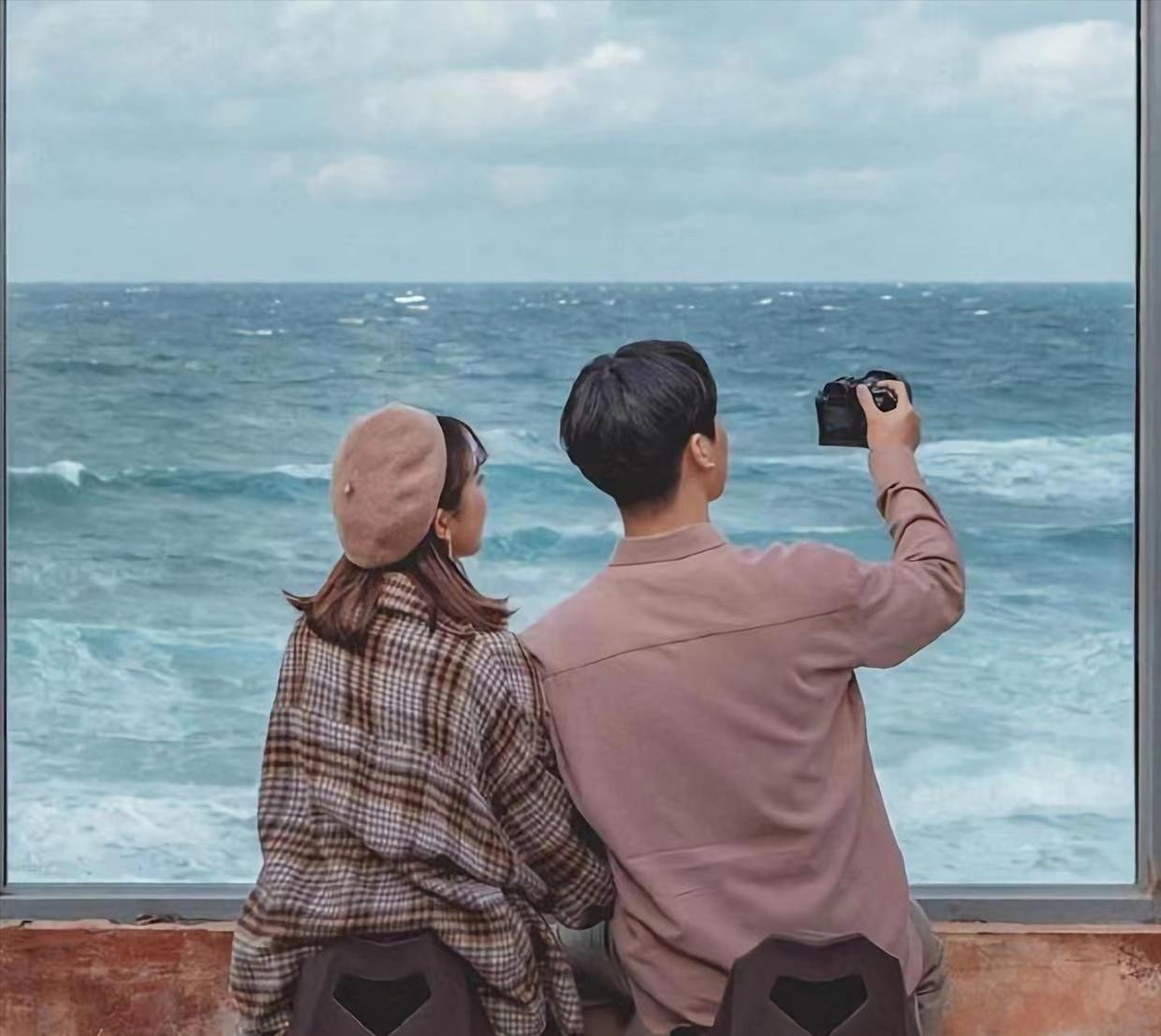 男人想和你有“长久的爱恋”，他在你面前，就是这三个样子