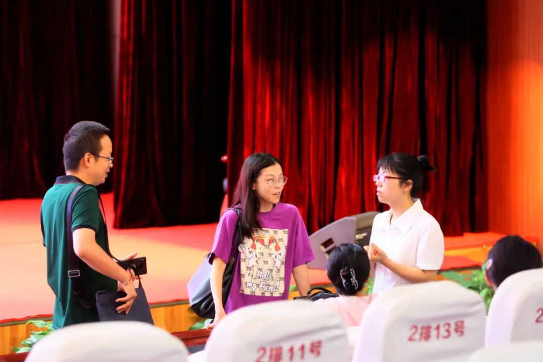 一颗新星落在你我眼眸！双流中学初2023级新生报到纪实