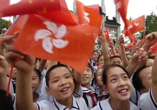 一看到*疆新**“香港˙买买提”们，心里就有一种开心踏实的咸觉